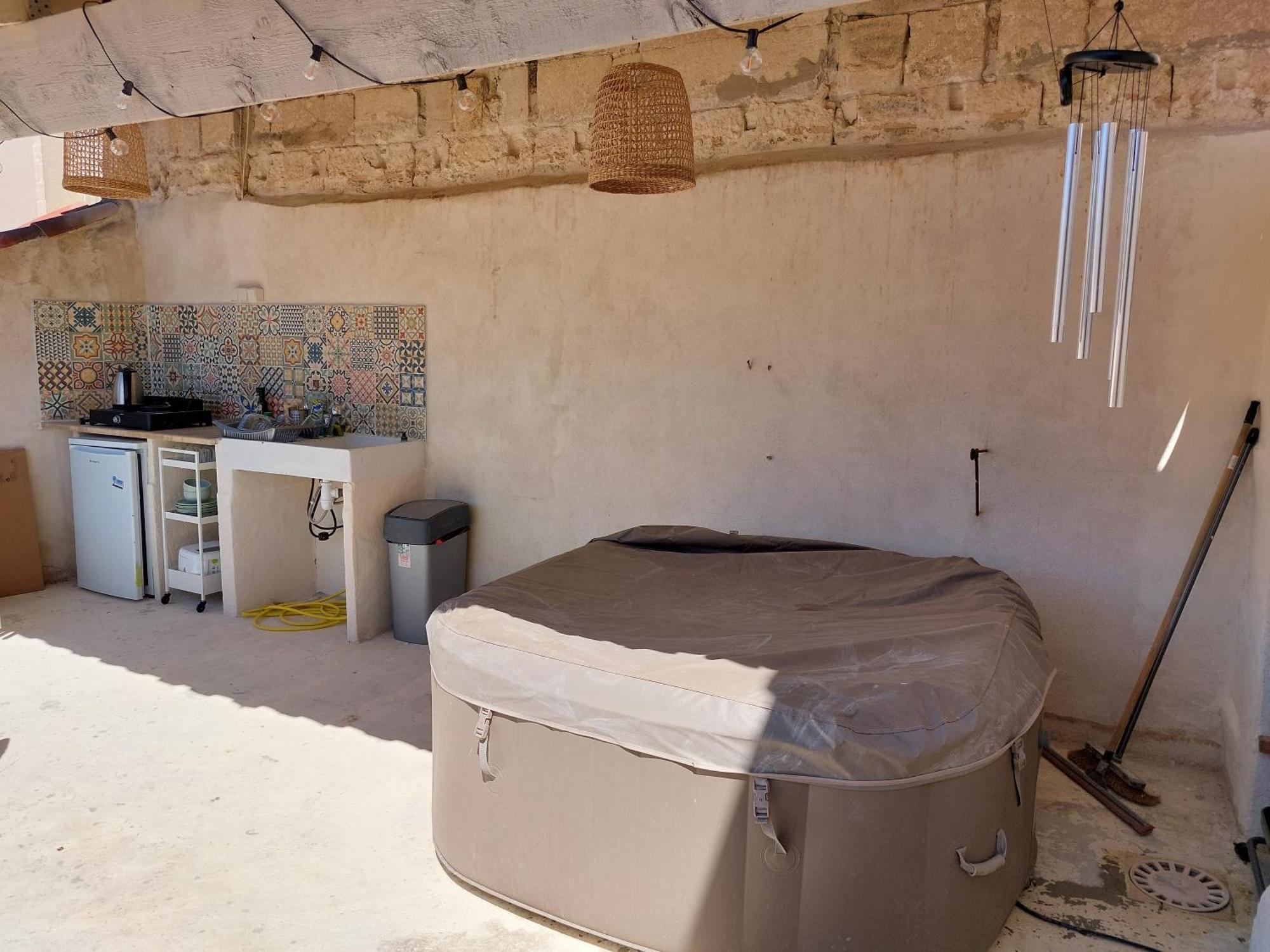 Maison Intra Muros, Terrasses Avec Vue Jaccuzzi Et Garage Avignon Room photo